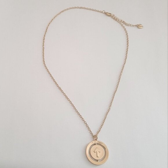 Carolee Gold Tone Chain Spinning Pendant Arrow Necklace - Picture 1 of 5